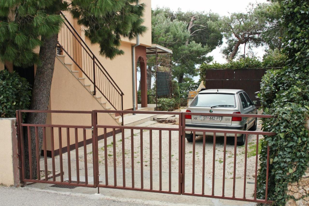 Apartments By The Sea Nemira, Omis - 5884 Tice Exterior foto