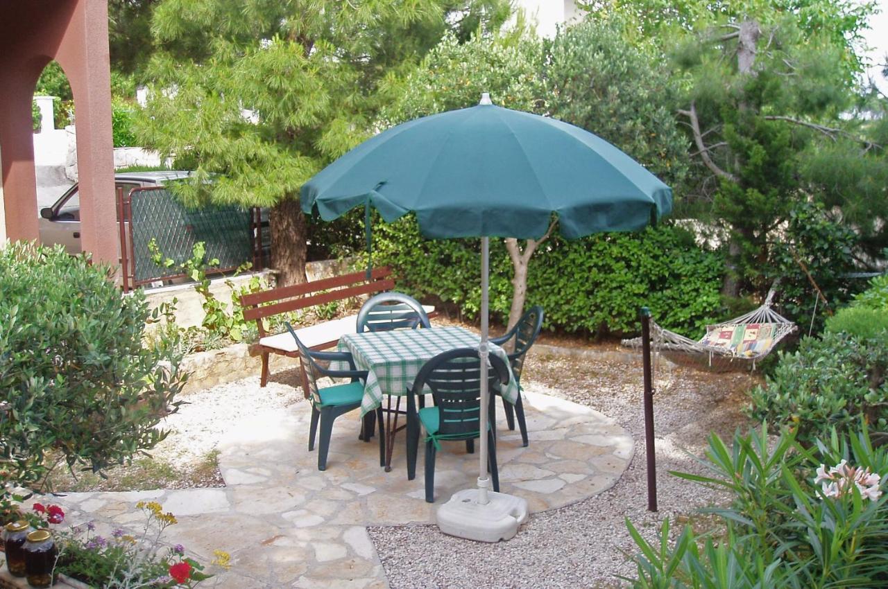 Apartments By The Sea Nemira, Omis - 5884 Tice Exterior foto